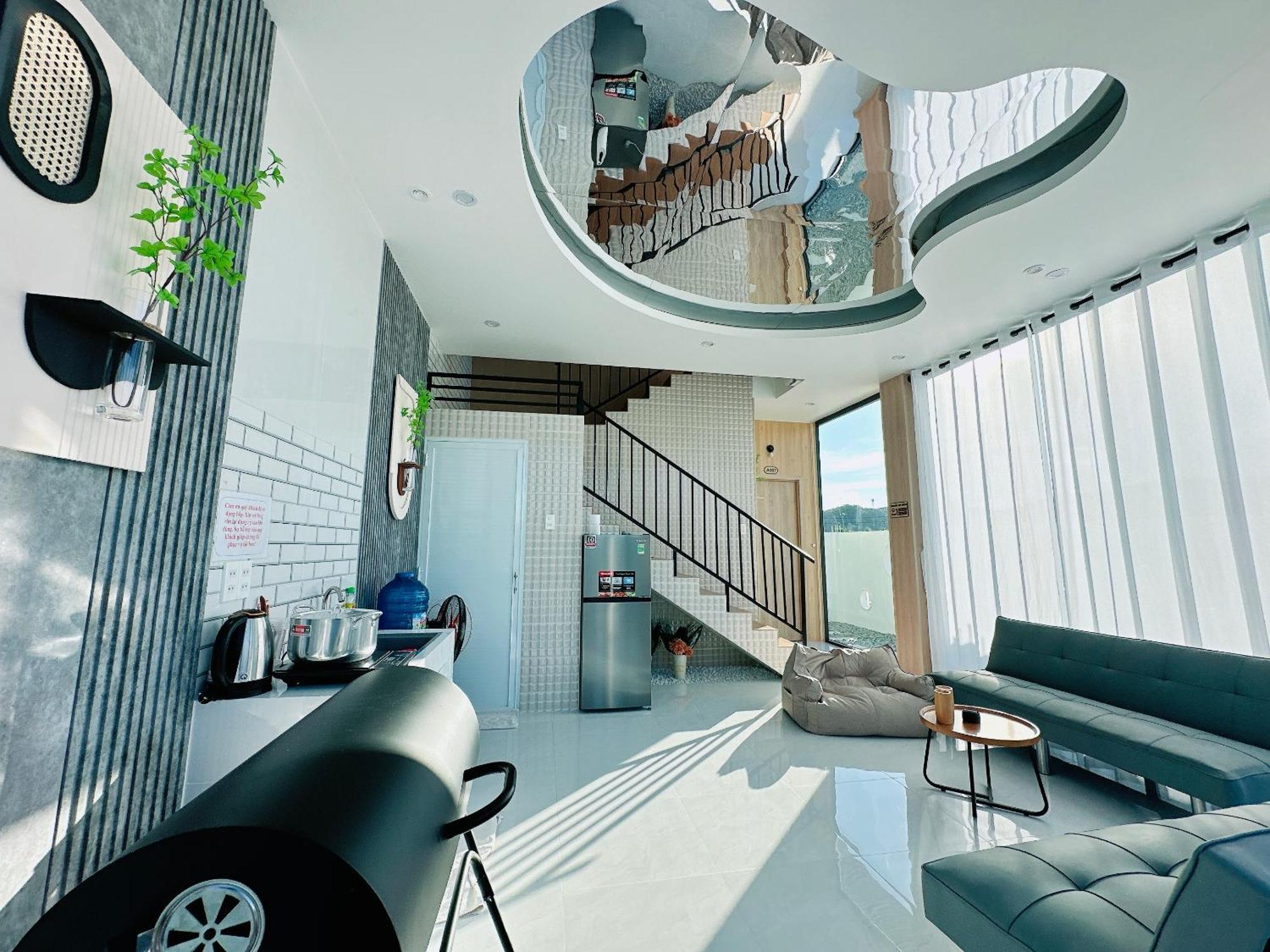 Sele House